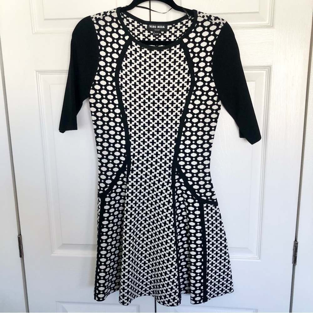 Vero Moda Black and White Bandage Fit and Flare Mini Dress Size US M